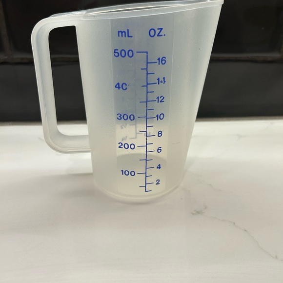 Tupperware 2-cup Measuring Pitcher - Picture 2 of 3